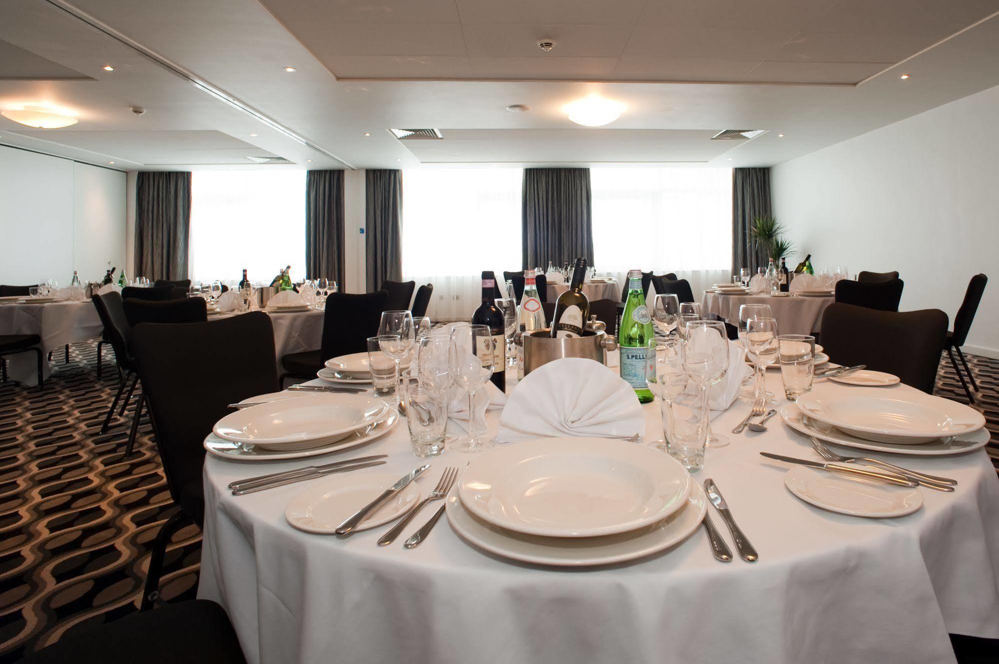 Holiday Inn Derby Riverlights, An Ihg Hotel Restaurant photo